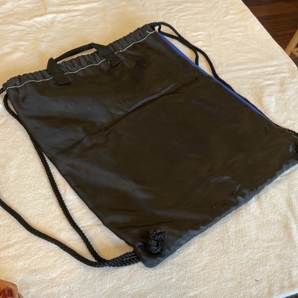 FREE w/purchase Crocs cinch bag athletic back pack orange blue draw string - Picture 6 of 13